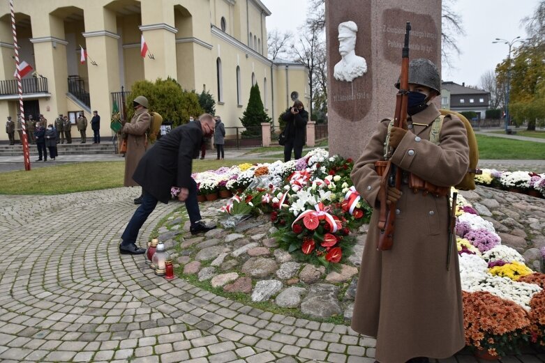  Skierniewice: Uczczono 102 rocznicę odzyskania przez Polskę niepodległości 