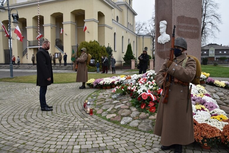  Skierniewice: Uczczono 102 rocznicę odzyskania przez Polskę niepodległości 