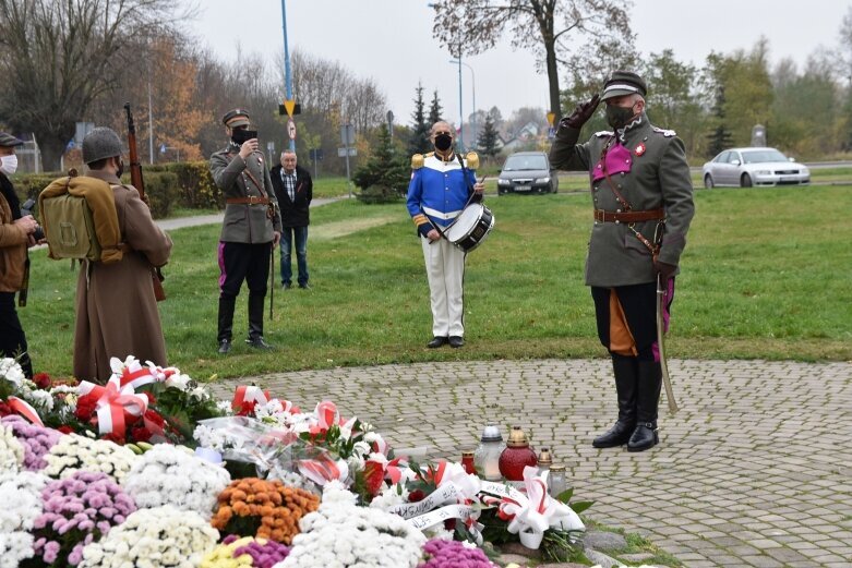  Skierniewice: Uczczono 102 rocznicę odzyskania przez Polskę niepodległości 