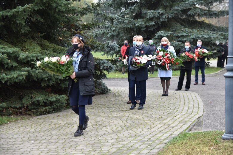  Skierniewice: Uczczono 102 rocznicę odzyskania przez Polskę niepodległości 