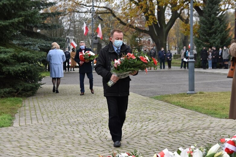  Skierniewice: Uczczono 102 rocznicę odzyskania przez Polskę niepodległości 