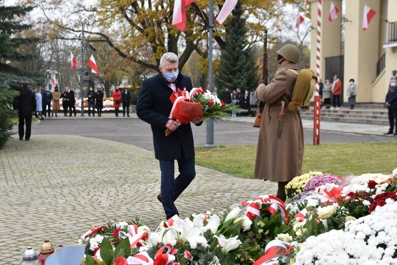  Skierniewice: Uczczono 102 rocznicę odzyskania przez Polskę niepodległości 