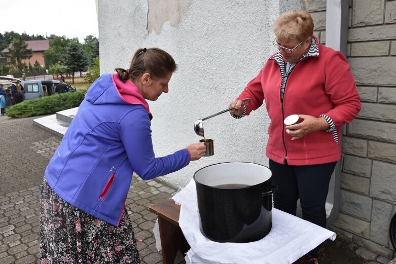  Skierniewiczanie gościli pątników zmierzających do Lichenia 