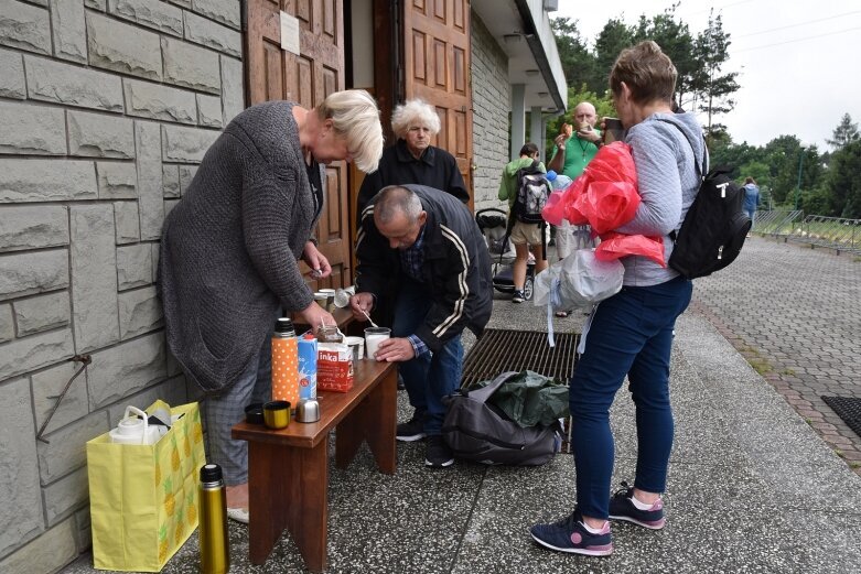  Skierniewiczanie gościli pątników zmierzających do Lichenia 