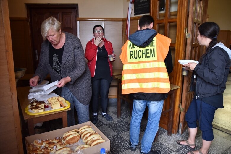  Skierniewiczanie gościli pątników zmierzających do Lichenia 