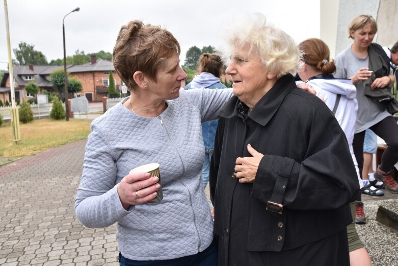  Skierniewiczanie gościli pątników zmierzających do Lichenia 