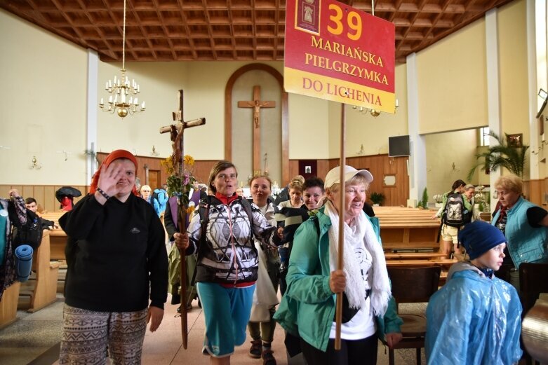  Skierniewiczanie gościli pątników zmierzających do Lichenia 