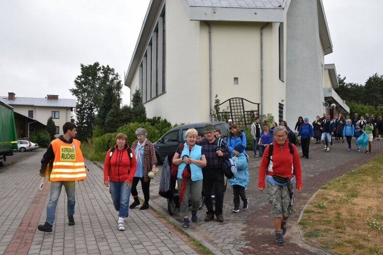  Skierniewiczanie gościli pątników zmierzających do Lichenia 