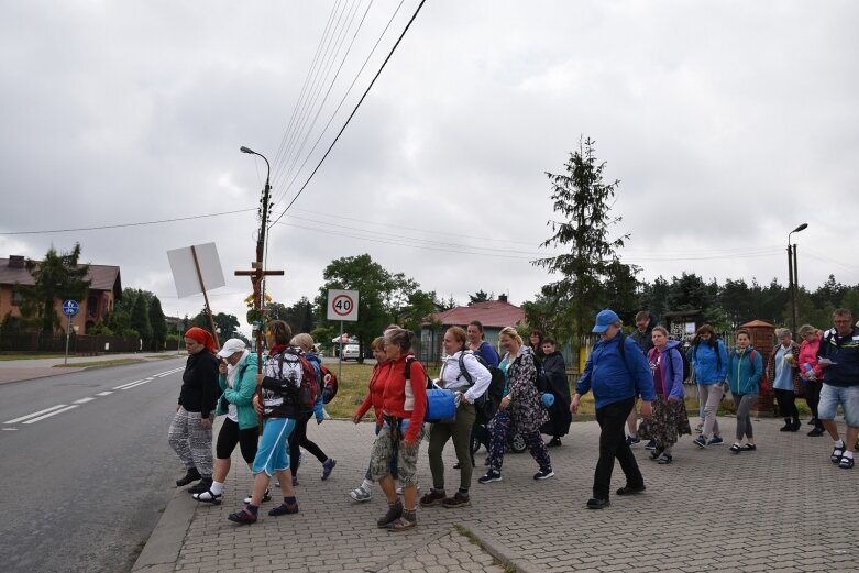  Skierniewiczanie gościli pątników zmierzających do Lichenia 