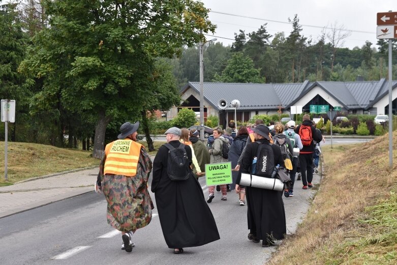  Skierniewiczanie gościli pątników zmierzających do Lichenia 