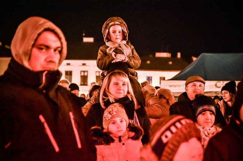  Skierniewiczanie powitali rok 2020 (więcej zdjęć) 