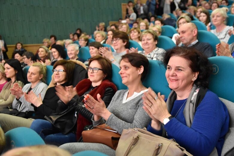  Skierniewiczanki rozpoczęły obchody kobiecego święta 