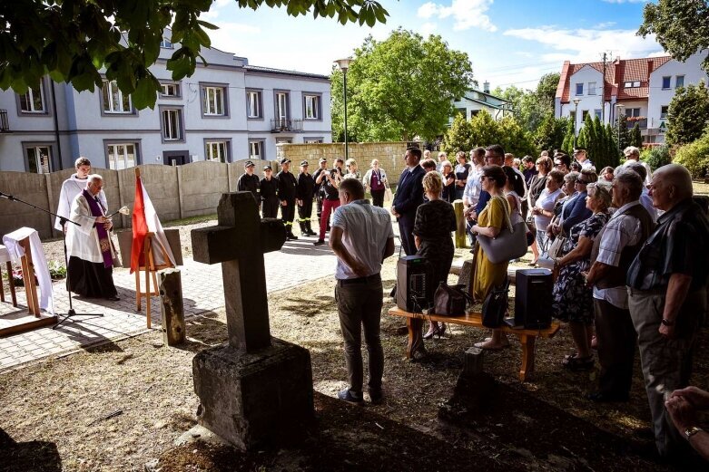  Skwer Popiełuszki w Skierniewicach 