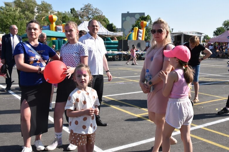  Słoneczna zabawa pochłonęła bez reszty małych i dużych skierniewiczan 