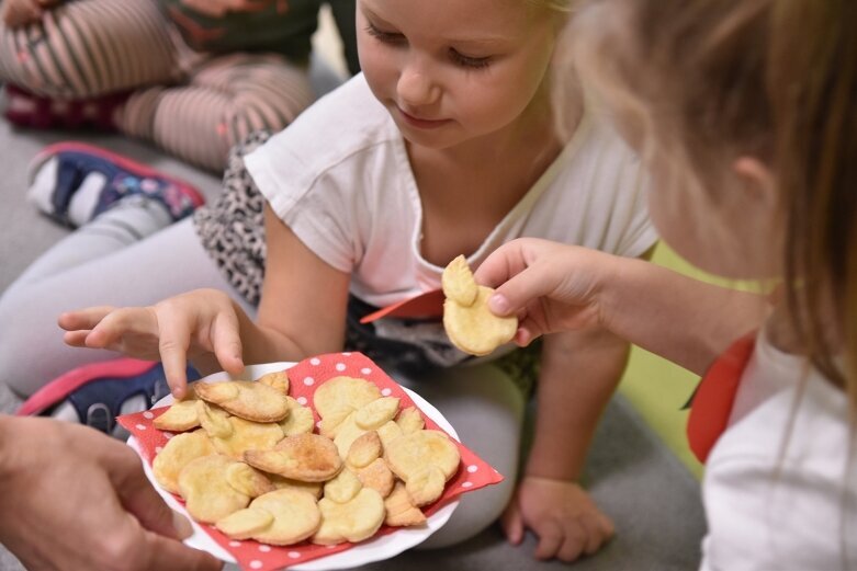  Smakowali jabłek na wiele sposobów 