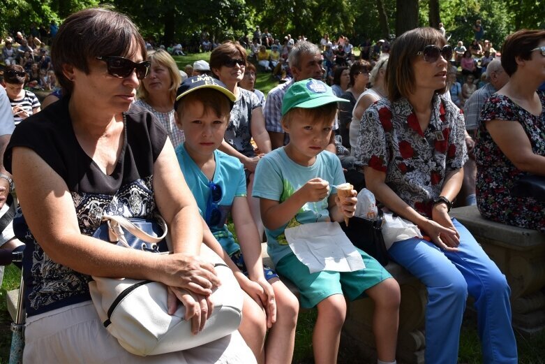  Śniadanie na trawie, czyli wielki piknik z muzyką na żywo 