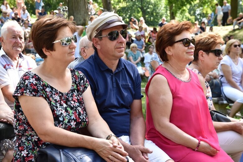  Śniadanie na trawie, czyli wielki piknik z muzyką na żywo 