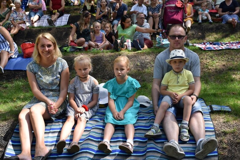  Śniadanie na trawie, czyli wielki piknik z muzyką na żywo 