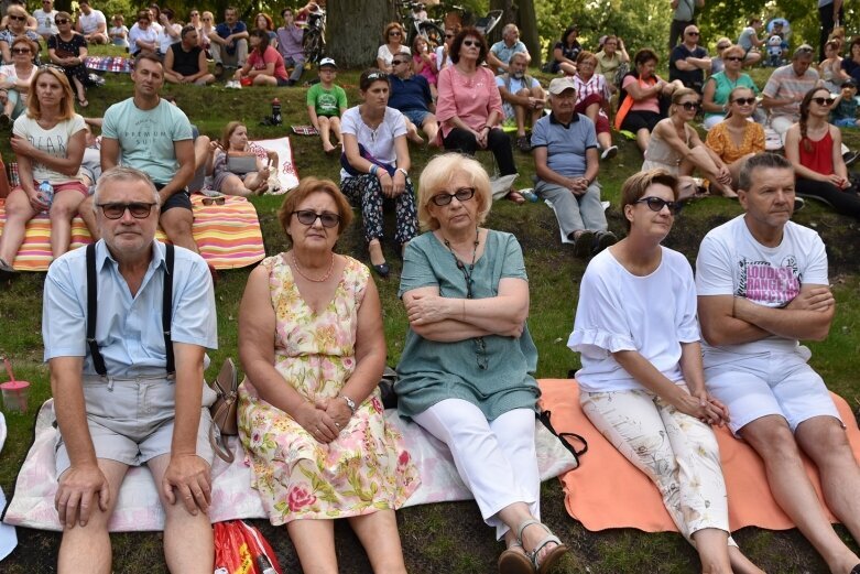  Śniadanie na trawie, czyli wielki piknik z muzyką na żywo 