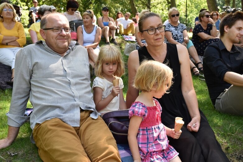  Śniadanie na trawie, czyli wielki piknik z muzyką na żywo 