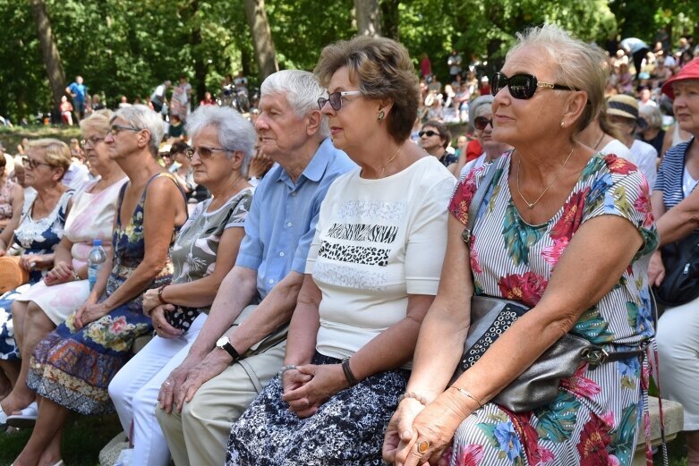  Śniadanie na trawie, czyli wielki piknik z muzyką na żywo 