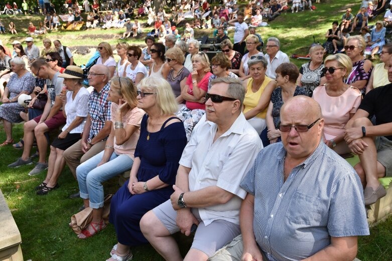  Śniadanie na trawie, czyli wielki piknik z muzyką na żywo 