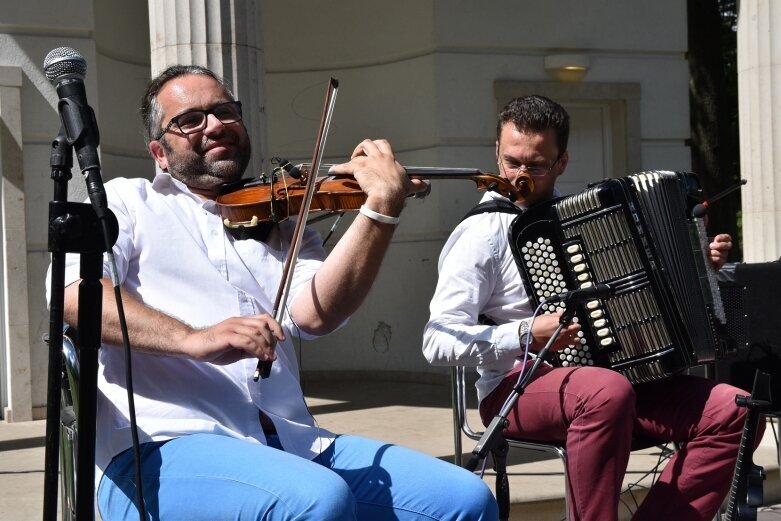  Śniadanie na trawie, czyli wielki piknik z muzyką na żywo 