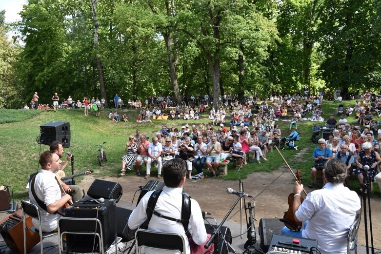  Śniadanie na trawie, czyli wielki piknik z muzyką na żywo 