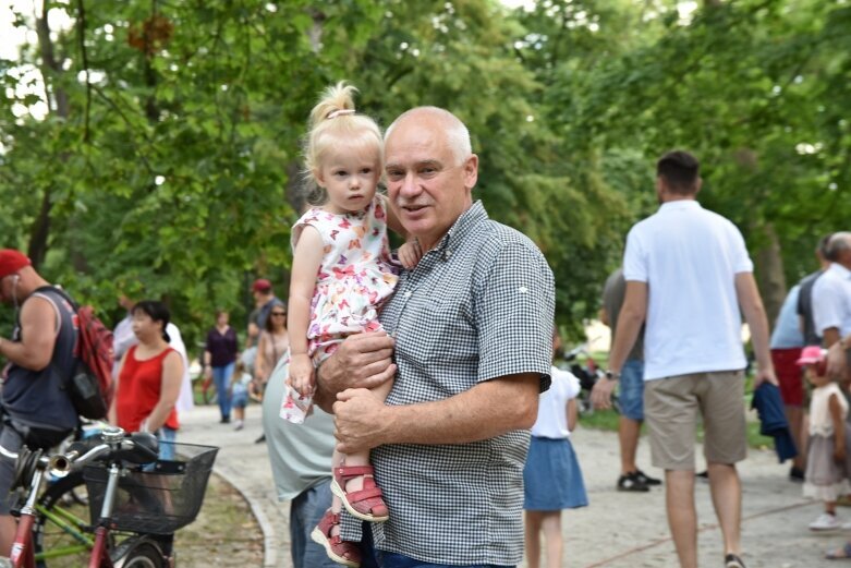  Śniadanie na trawie, czyli wielki piknik z muzyką na żywo 