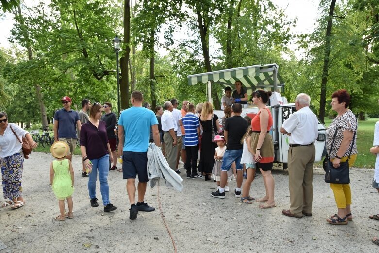  Śniadanie na trawie, czyli wielki piknik z muzyką na żywo 