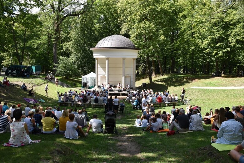  Śniadanie na trawie, czyli wielki piknik z muzyką na żywo 