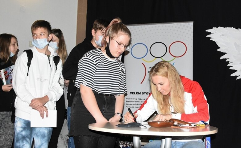  Spotkanie z medalistką olimpijską! Agnieszka Kobus-Jaworska gościem SP nr 9! 