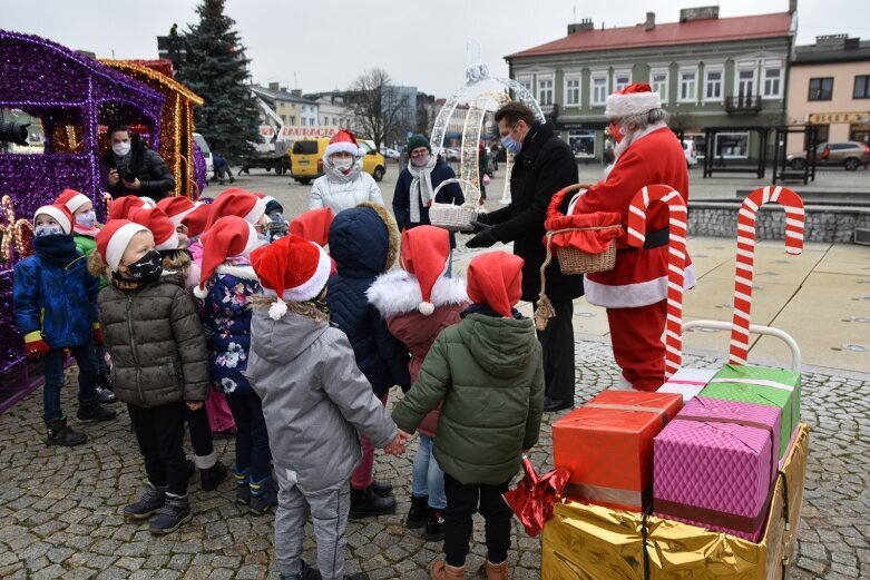  Sprawdzały, czy broda Świętego Mikołaja jest prawdziwa 