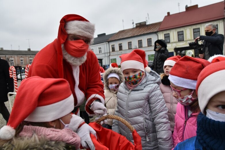  Sprawdzały, czy broda Świętego Mikołaja jest prawdziwa 