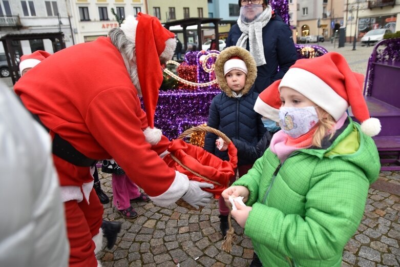  Sprawdzały, czy broda Świętego Mikołaja jest prawdziwa 