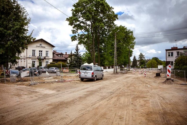  Stawiają podpory nowego wiaduktu w Skierniewicach [ZDJĘCIA] 