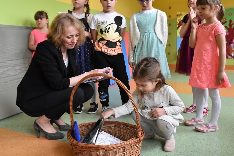  Struś Toto został maskotką Garnizonek 