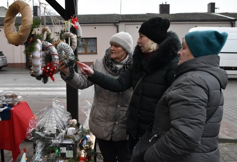  Świąteczny jarmark w Jeżowie 