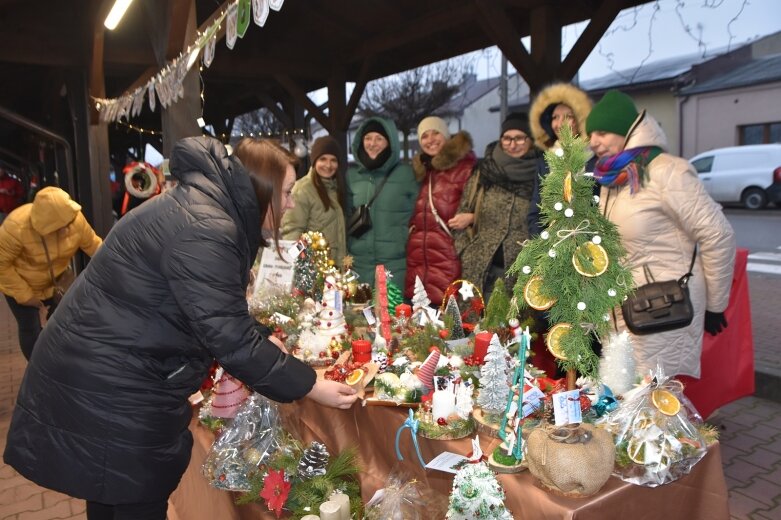  Świąteczny jarmark w Jeżowie 