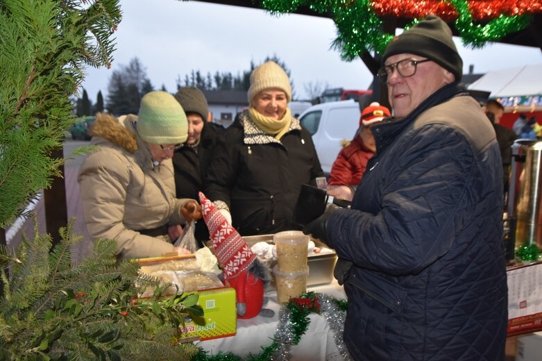  Świąteczny jarmark w Jeżowie 