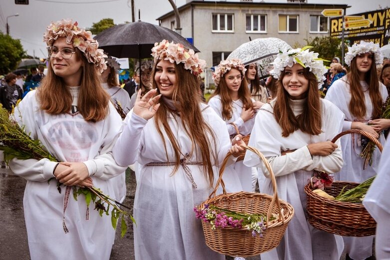  Święto kwiatów 2021: Parada (ZDJĘCIA) 