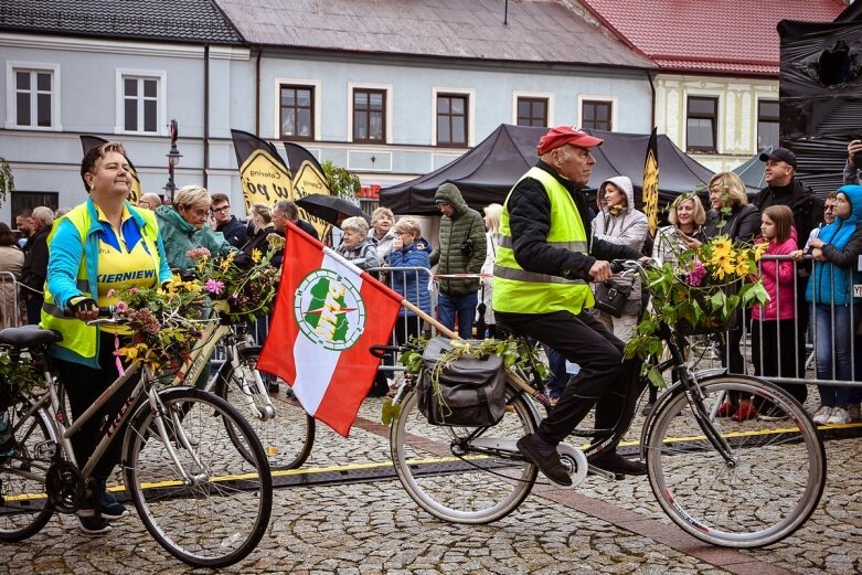  Święto kwiatów 2021: Parada (ZDJĘCIA) 