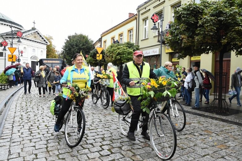  Święto kwiatów 2021: Parada (ZDJĘCIA) 