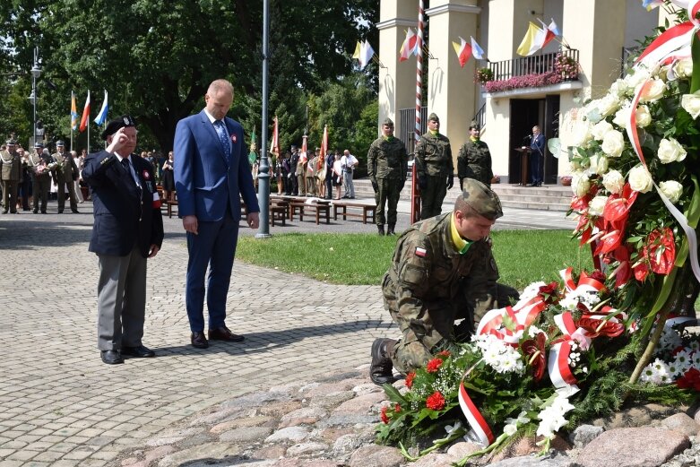  Święto Wojska Polskiego w Skierniewicach pod znakiem pikniku żołnierskiego 