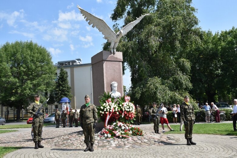  Święto Wojska Polskiego w Skierniewicach pod znakiem pikniku żołnierskiego 