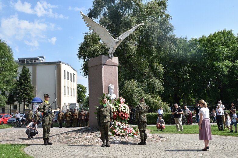  Święto Wojska Polskiego w Skierniewicach pod znakiem pikniku żołnierskiego 