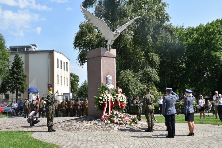  Święto Wojska Polskiego w Skierniewicach pod znakiem pikniku żołnierskiego 