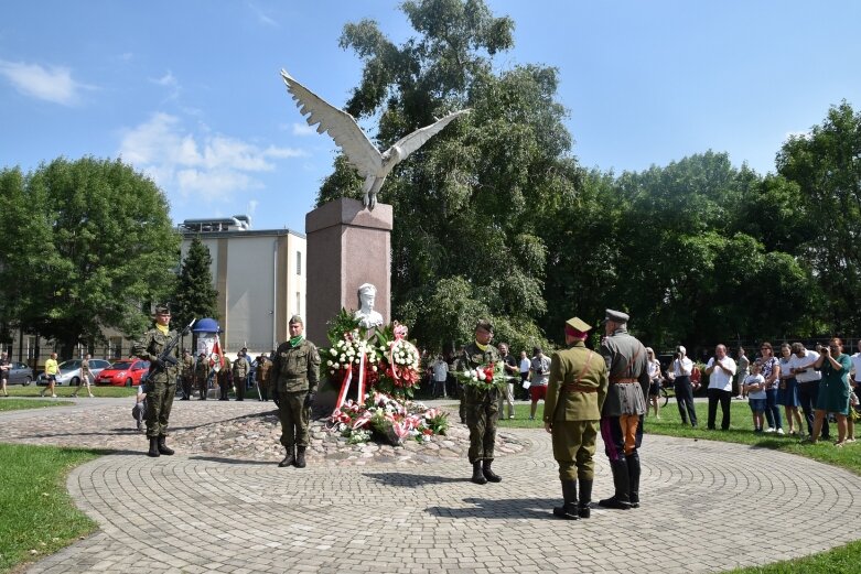  Święto Wojska Polskiego w Skierniewicach pod znakiem pikniku żołnierskiego 