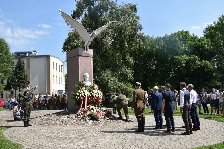  Święto Wojska Polskiego w Skierniewicach pod znakiem pikniku żołnierskiego 