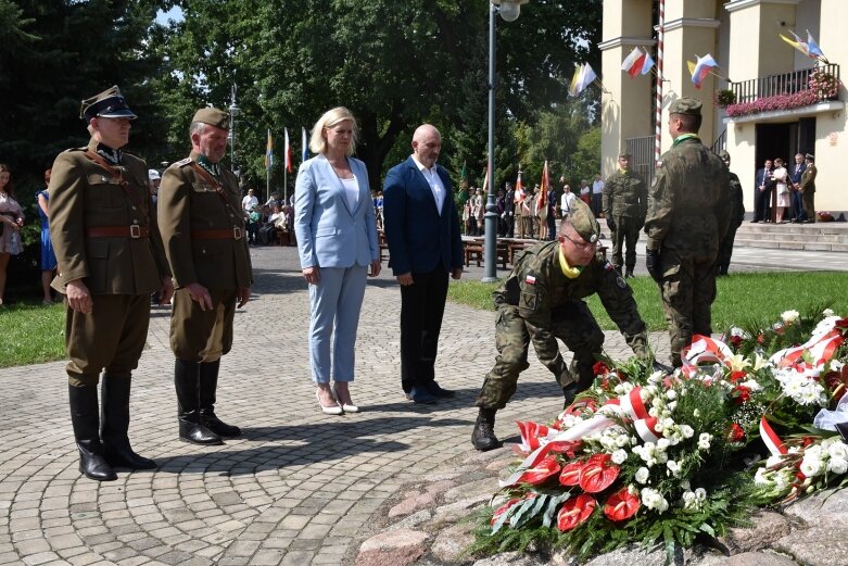  Święto Wojska Polskiego w Skierniewicach pod znakiem pikniku żołnierskiego 